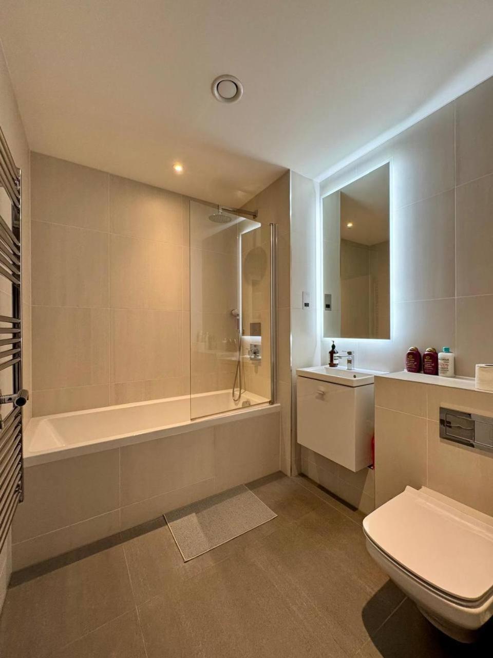Appartamento Modern 2 Bedroom Near Eye