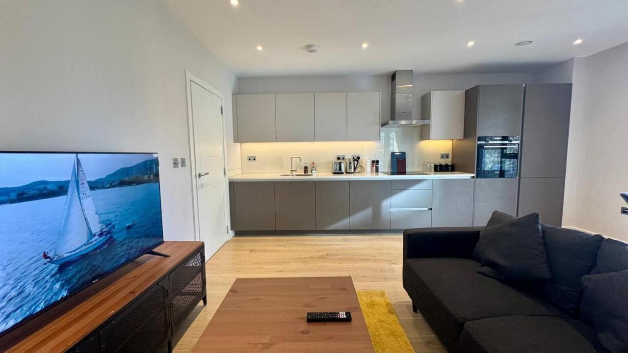 Modern 2 Bedroom Near Eye Appartamento